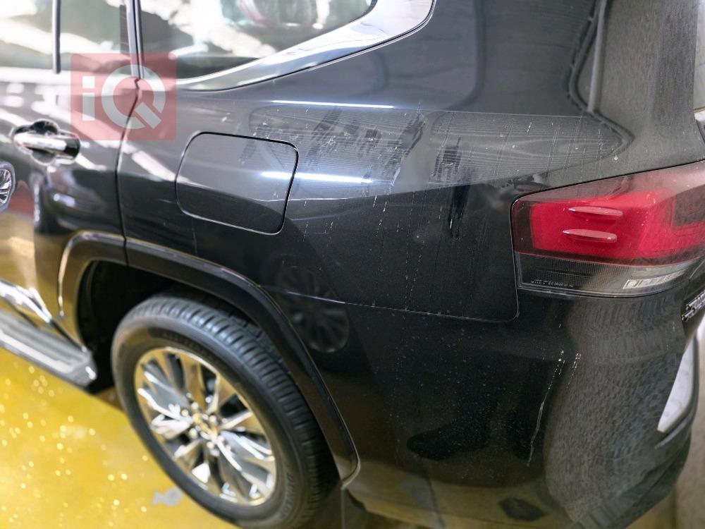 تۆیۆتا لاند کروزەر